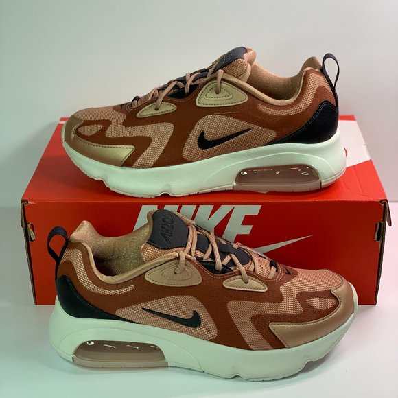 Nike Shoes - W AIR MAX 200